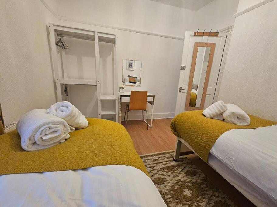 Stylish 2 Bed Apt - Harry Potter/ Leavesden Studios/Watford/Hemel Hempstead - Families/Professionals & Contractors Welcome - Serviced Accomodation 萨勒特 外观 照片