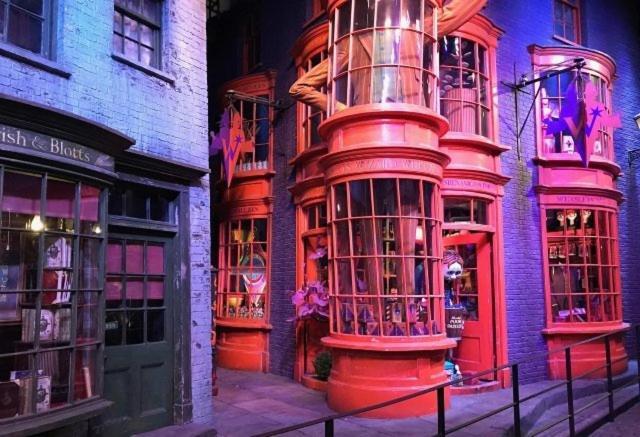 Stylish 2 Bed Apt - Harry Potter/ Leavesden Studios/Watford/Hemel Hempstead - Families/Professionals & Contractors Welcome - Serviced Accomodation 萨勒特 外观 照片