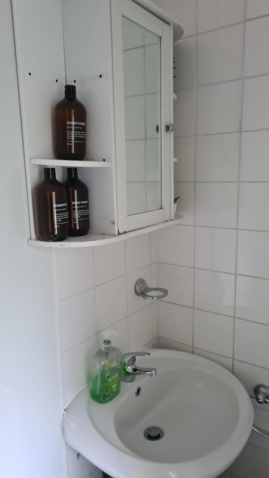 Stylish 2 Bed Apt - Harry Potter/ Leavesden Studios/Watford/Hemel Hempstead - Families/Professionals & Contractors Welcome - Serviced Accomodation 萨勒特 外观 照片